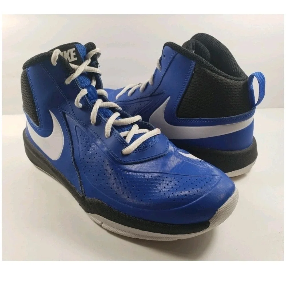 Nike Team Hustle D7 Basketball Shoes 747998-401‎ - Size 6.5Y